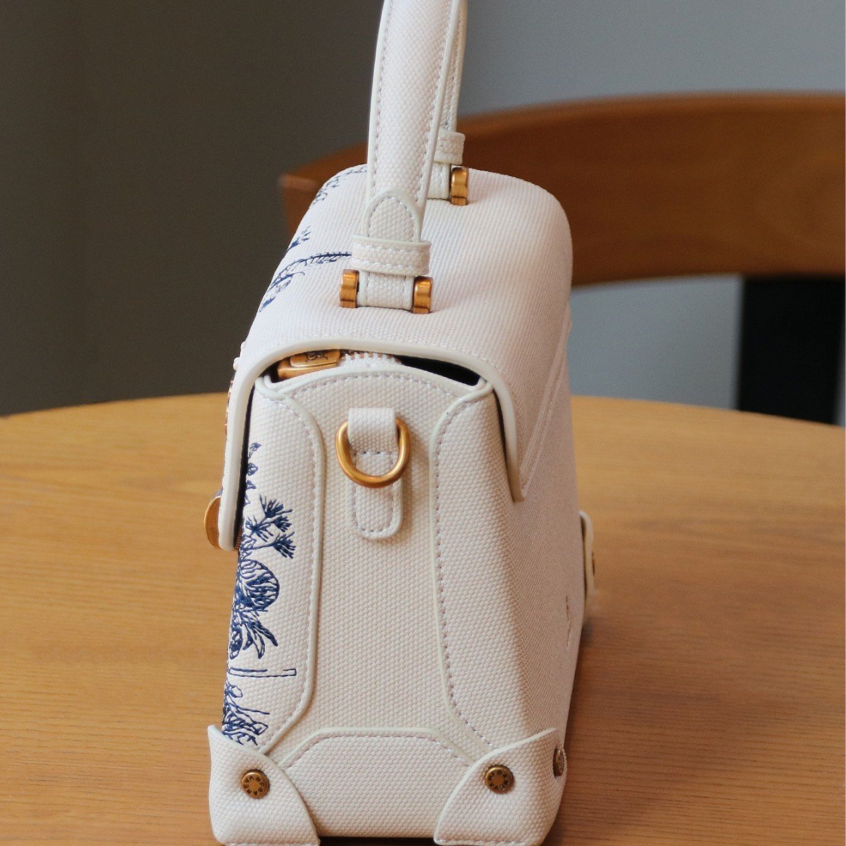 Light-luxury Intricately Embroidered Tote Shoulder Or Crossbody Bag For Women - Image 5