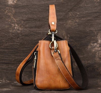Fashionable Leather Vintage hand embossed handbag with shoulder inclined water bucket - Image 3