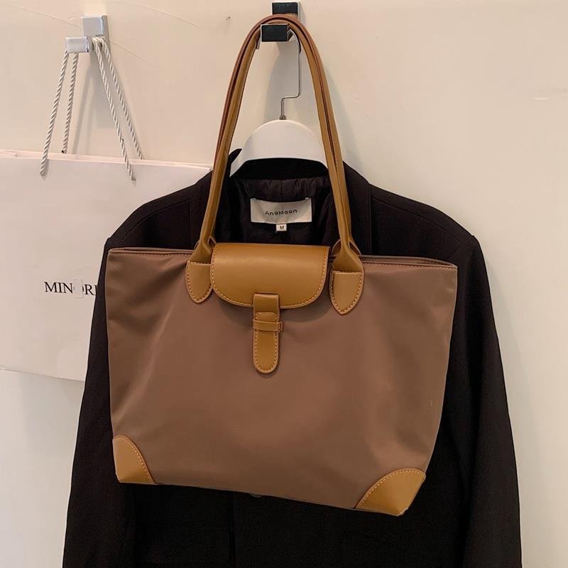 Commuting Premium High Capacity Tote Bag for Women - Image 7