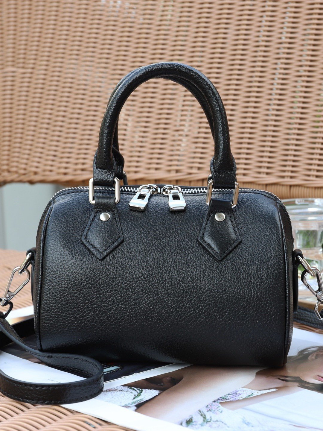 Top-grain Leather Women's Bag, New Cross-border Boston Style, Genuine Leather, High-end Feel, Handheld, Large Capacity Bowling Bag - Image 8