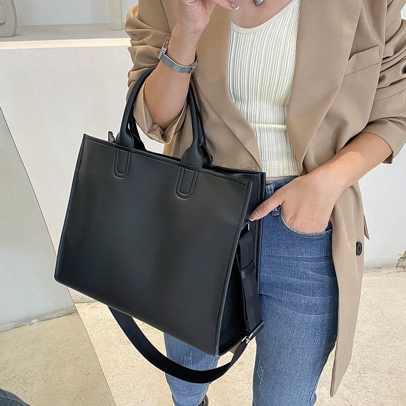 Large-Capacity Commuter Handbag Crossbody And Shoulder Bag - Image 2