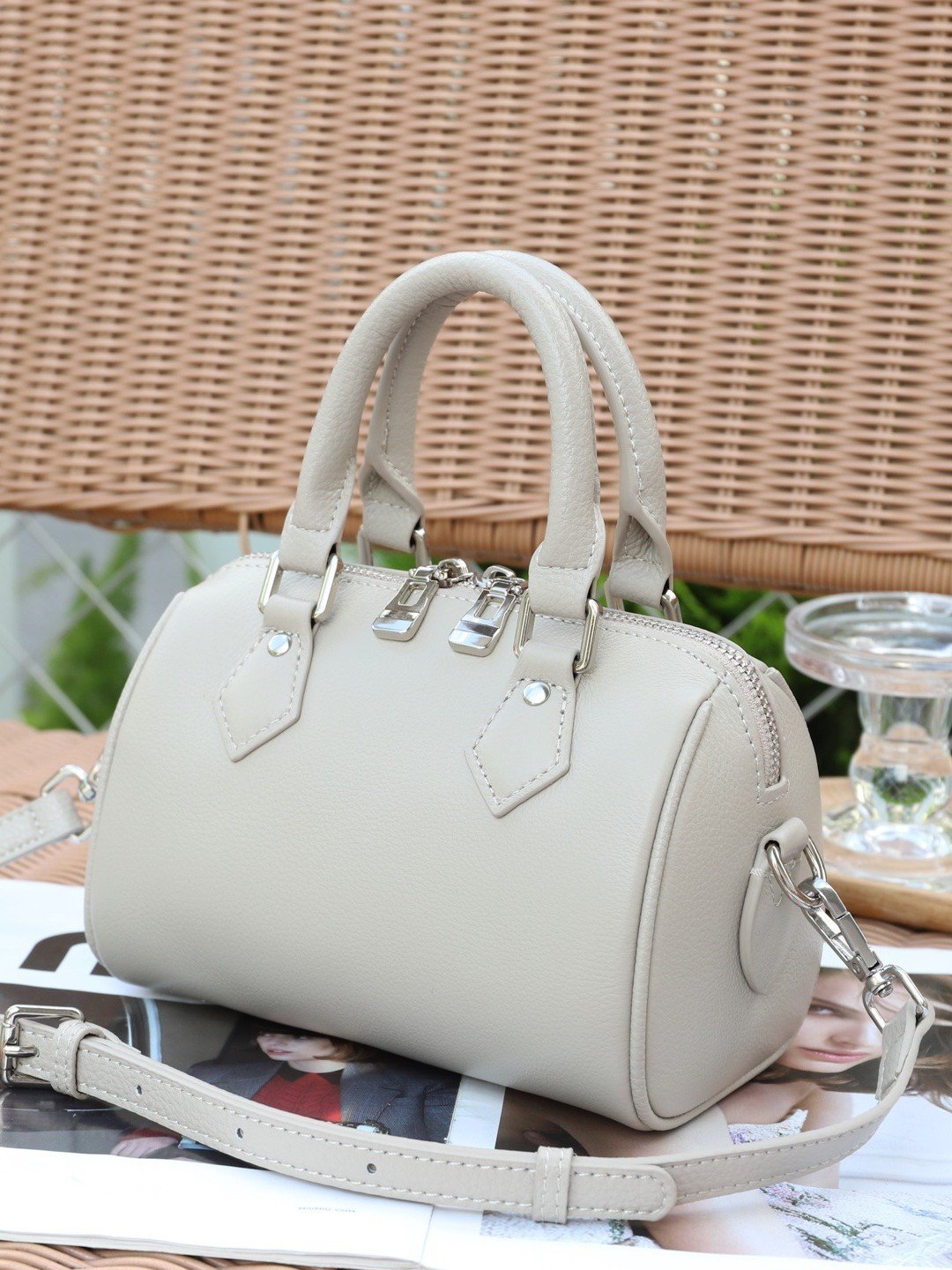 Top-grain Leather Women's Bag, New Cross-border Boston Style, Genuine Leather, High-end Feel, Handheld, Large Capacity Bowling Bag - Image 7