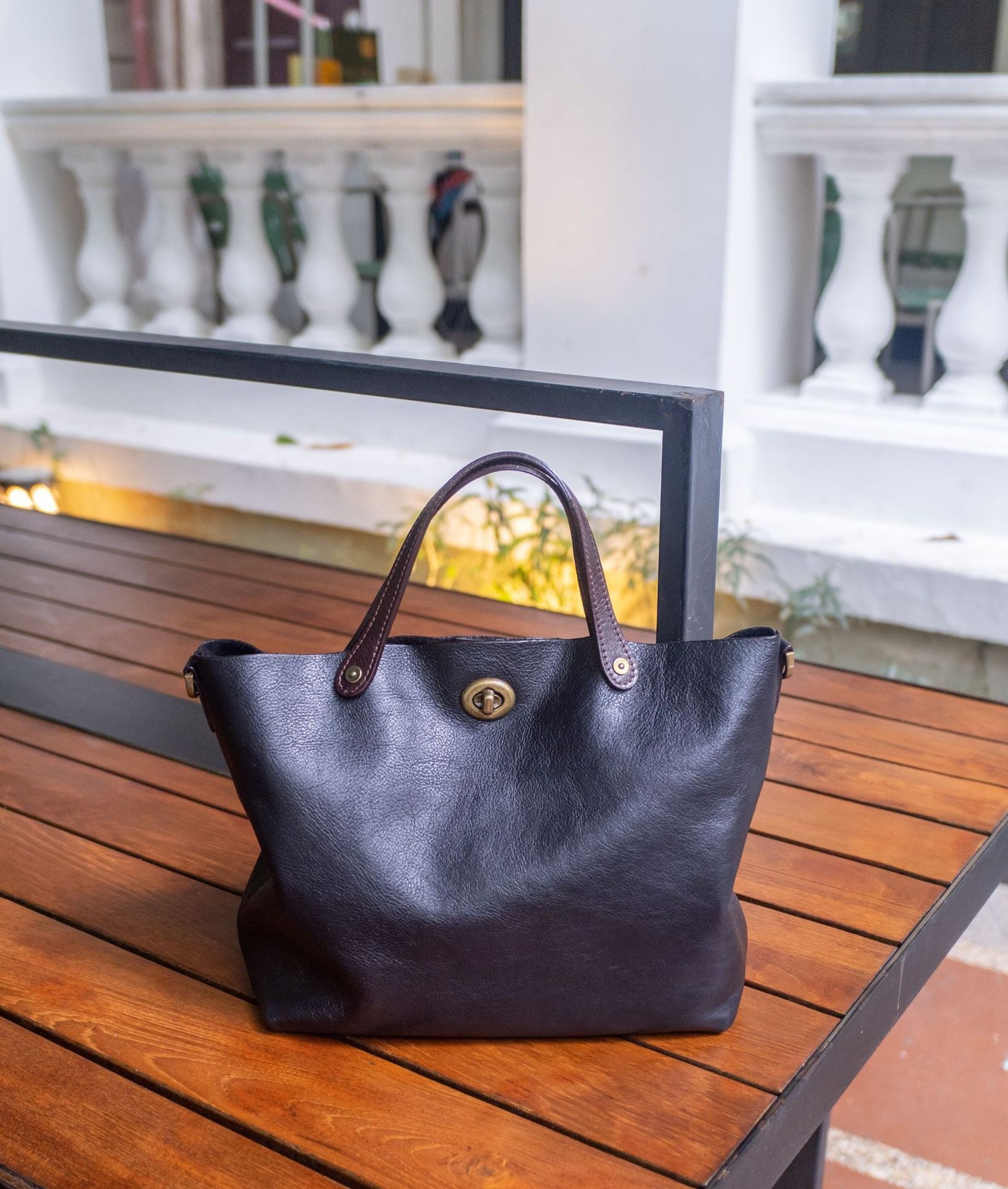 European And American Vintage First-layer Tree-tanned Cowhide Tote Bag, Commuter Handbag, Casual Single-shoulder Genuine Leather Crossbody Bag - Image 2