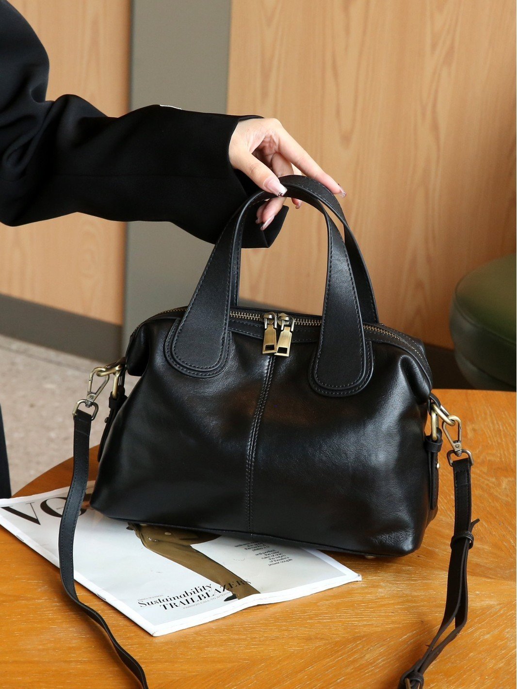 Women's Leather New Style High-End Feeling Handbag, Top Layer Cowhide Crossbody Bag, Large Capacity Commuter Tote - Image 7