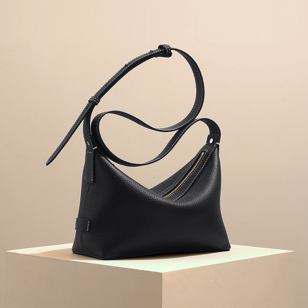 New Crossbody Bag With A Sophisticated High-end Feel - Image 3