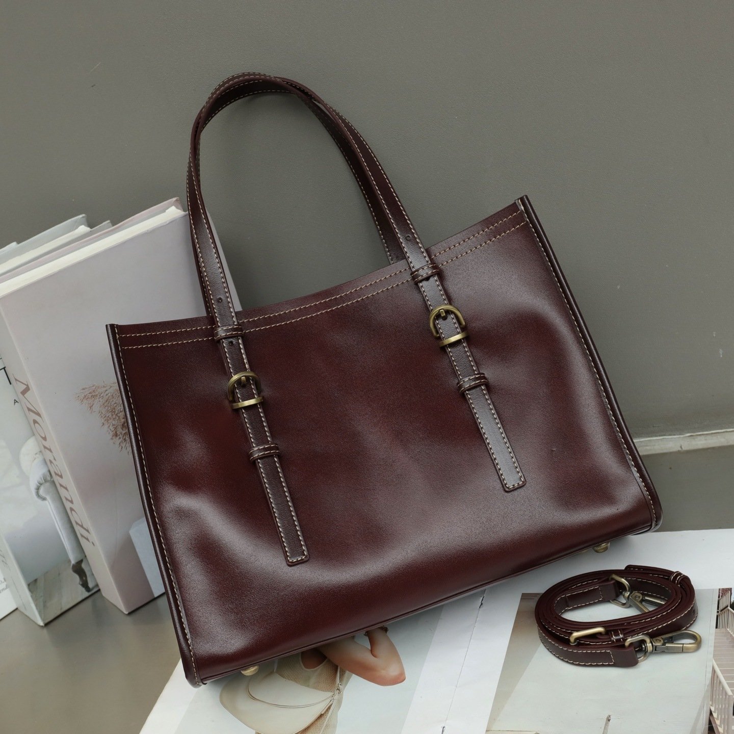 New Genuine Leather Women's Bag, Top-grain Cowhide Shopping Bag, Luxury Feel, Commuter Handbag, Single Shoulder And Crossbody Bag - Image 10