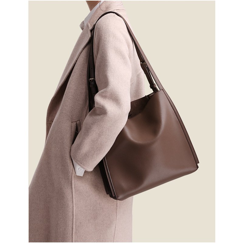 New Genuine Leather Commuter Large Capacity Women's Bag - Image 2