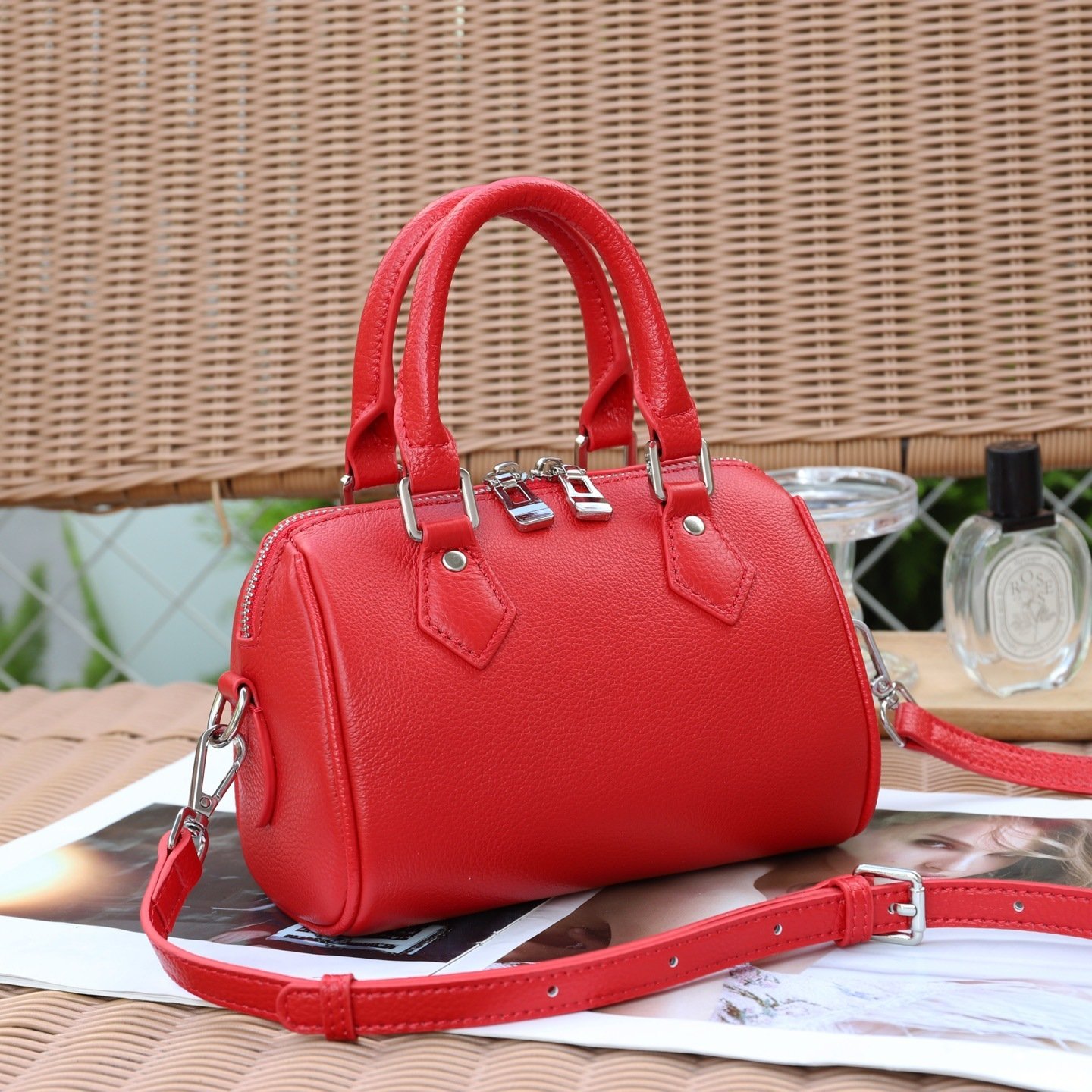 Top-grain Leather Women's Bag, New Cross-border Boston Style, Genuine Leather, High-end Feel, Handheld, Large Capacity Bowling Bag - Image 9