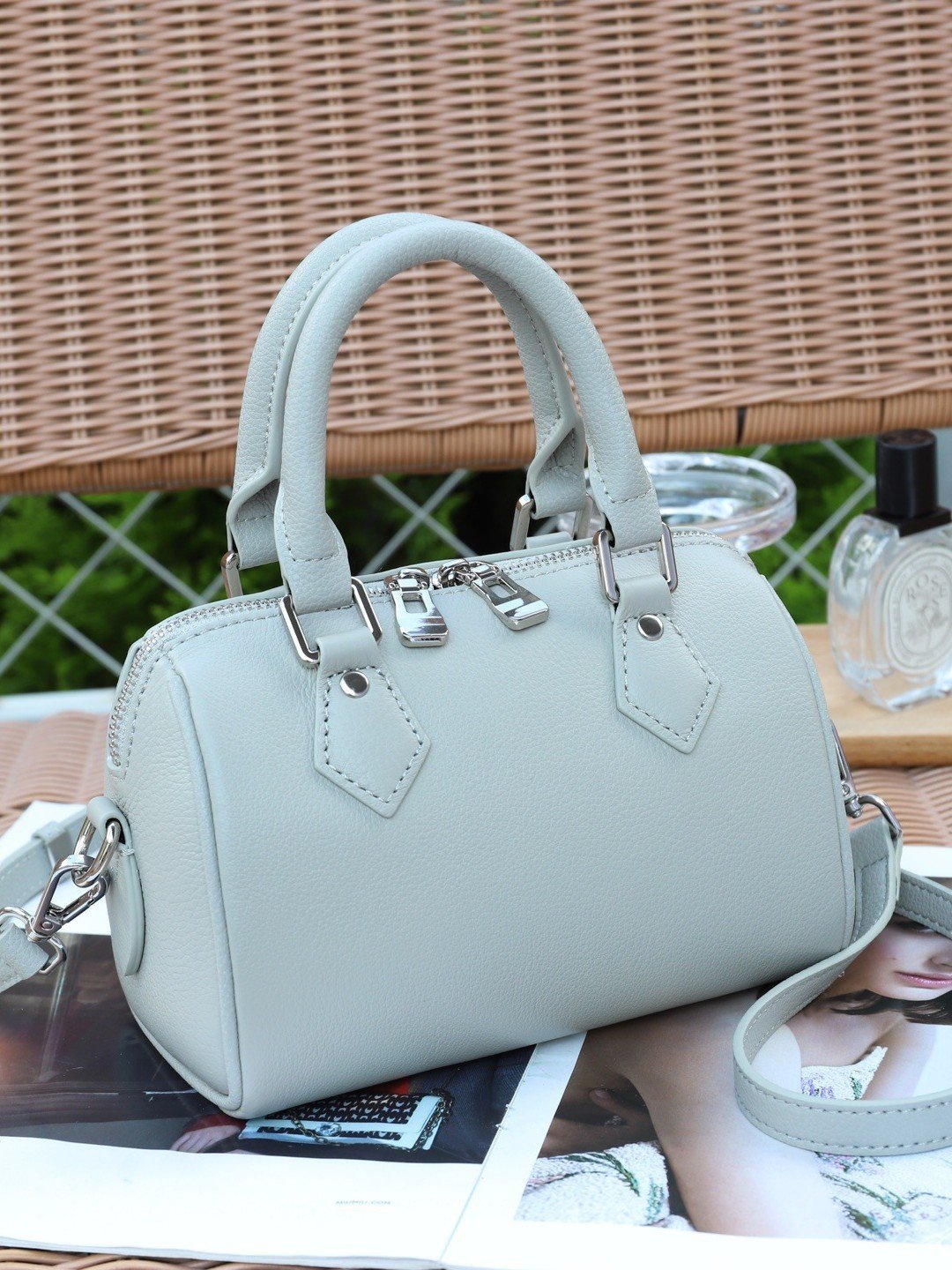 Top-grain Leather Women's Bag, New Cross-border Boston Style, Genuine Leather, High-end Feel, Handheld, Large Capacity Bowling Bag - Image 3