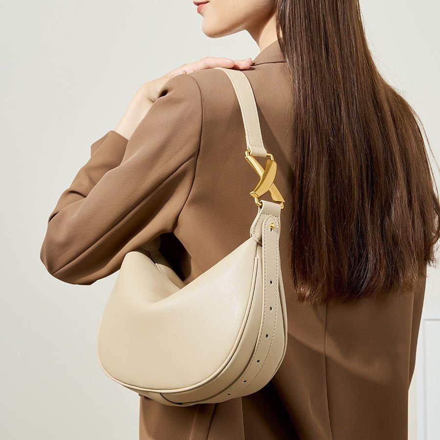 Womens Crossbody Bag In Premium Genuine Leather