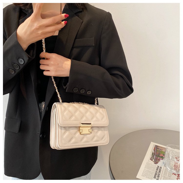 Fashion Ladies Rhombic Chain Shoulder Bag - Image 6