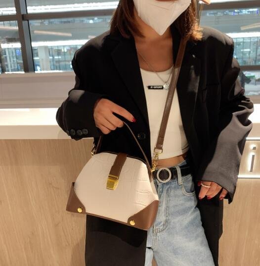 Fashion Simple Leather All-match Messenger Bag - Image 3