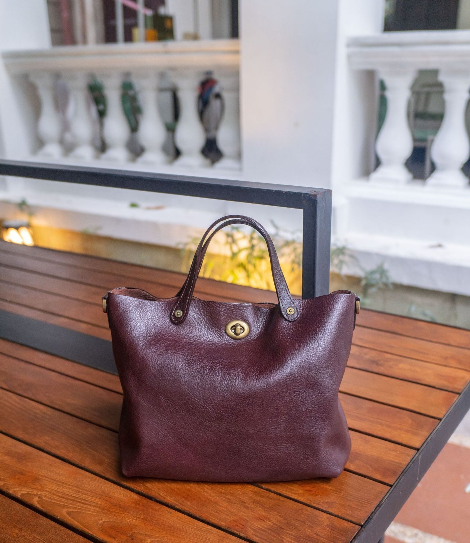 European And American Vintage First-layer Tree-tanned Cowhide Tote Bag, Commuter Handbag, Casual Single-shoulder Genuine Leather Crossbody Bag - Image 7