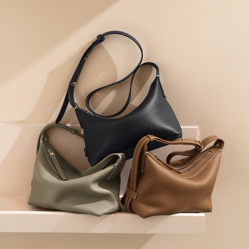 New Crossbody Bag With A Sophisticated High-end Feel
