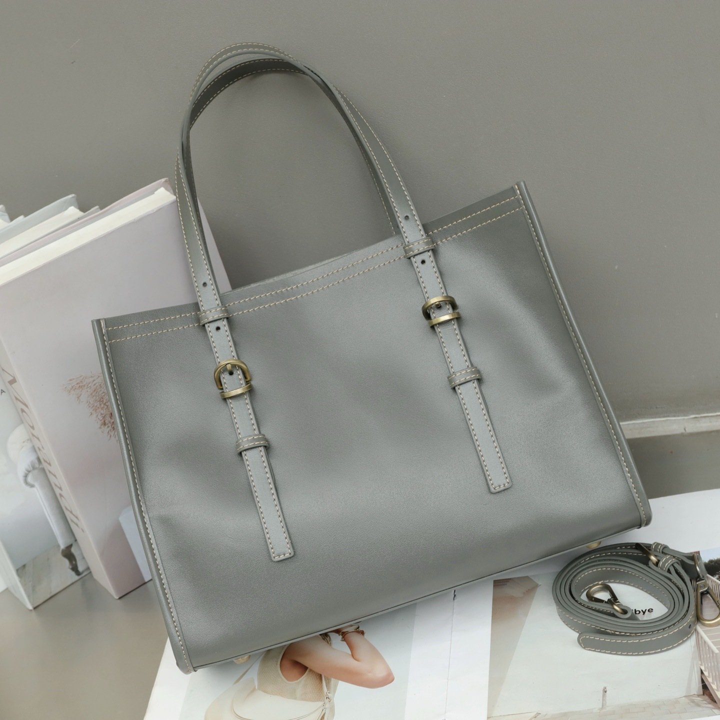 New Genuine Leather Women's Bag, Top-grain Cowhide Shopping Bag, Luxury Feel, Commuter Handbag, Single Shoulder And Crossbody Bag - Image 9